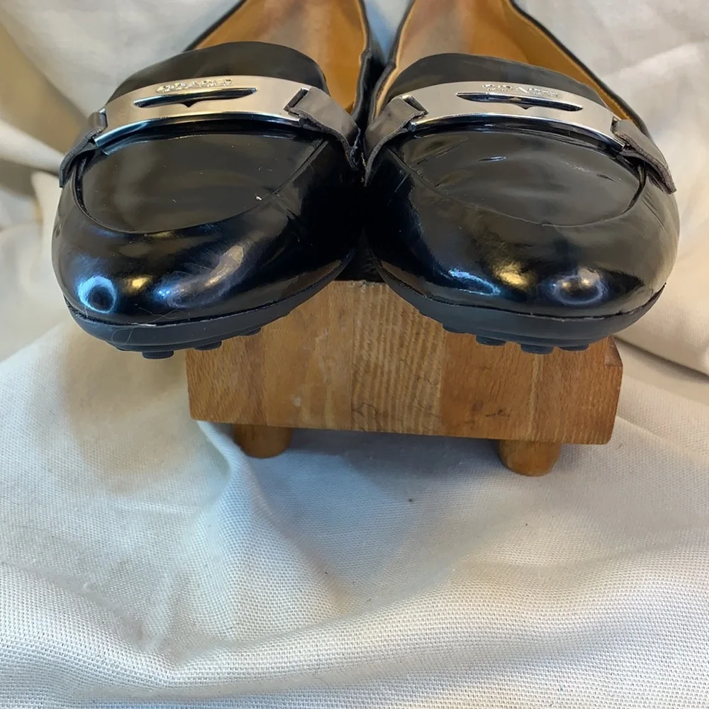 Coach almost NEW leather loafers/flats worn once